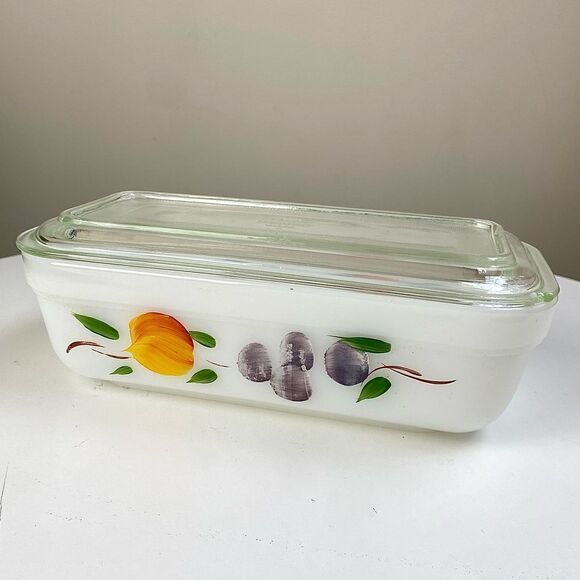 Vintage 1950's Fire King Gay Fad Hand Painted Fruit Refrigerator Dish with Lid - Picture 7 of 9